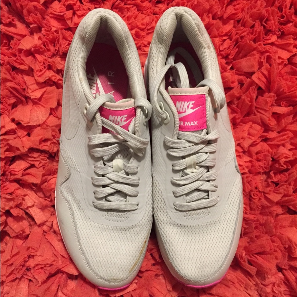 Women’s Nike Tennis Shoes